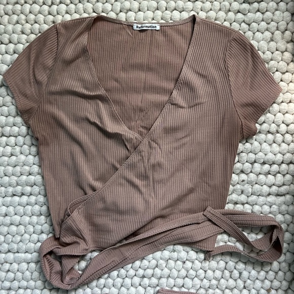 Reformation Set - Picture 3 of 9